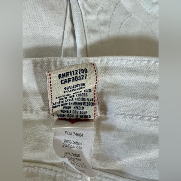 True Religion Petite Joey Flare White size 28 - (NWT) - Picture 3 of 8